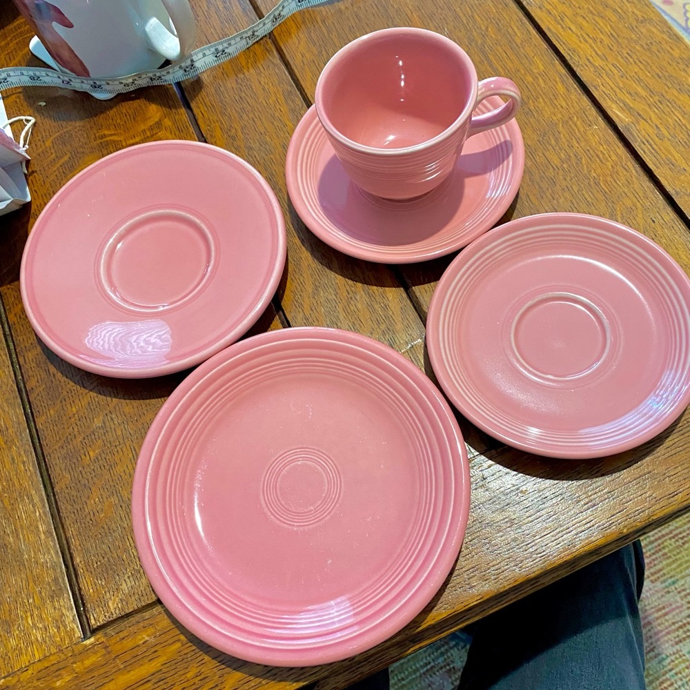 5 Pieces of Homer Laughlin Fiesta Ware.Varying ages,Rose Pink. Cup,Saucers Plate